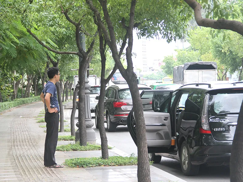 Cảnh tượng kẹt xe khiến cho người dân bất lực 